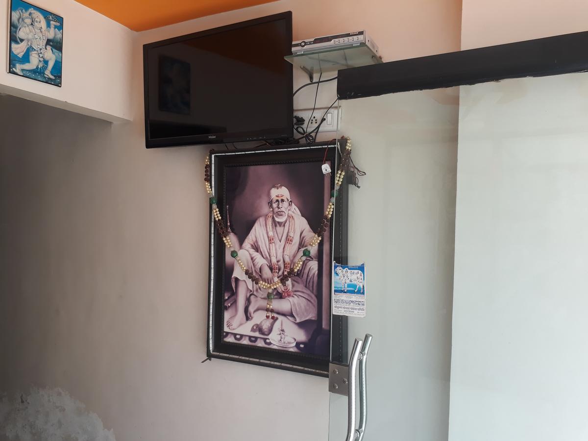 Hotel Gourav Palace Shirdi Exterior photo